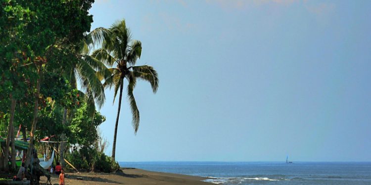 Dapat Memanjakan Mata, Berikut Ini Beberapa Pantai Di Jembaran Bali