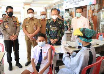 Pencanangan Vaksinasi Covid-19 untuk Anak-anak Usia 12-17 Tahun Dimulai Secara Serentak di Bali
