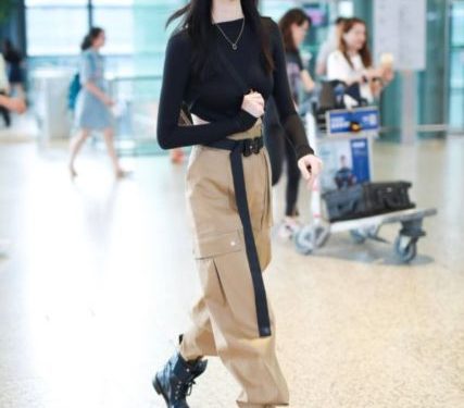 Suka Style Sporty & Tomboy, Berikut Ini OOTD Cargo Pants Yang Bisa Kalian Coba