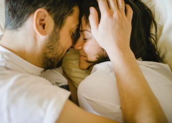 Berhubungan Seksual Terlalu Sering Bisa Picu Hilang Ingatan, Benarkah?