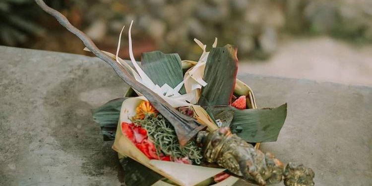 Tumpek Landep, Hari Raya Bagi Umat Hindu Yang Libatkan  Pusaka Tajam