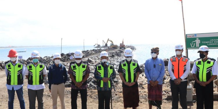Gubernur Koster Tinjau Pembangunan Pelabuhan Sanur