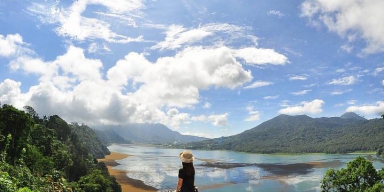 Wajib Kalian Datangi, Berikut Danau-Danau Cantik Di Bali