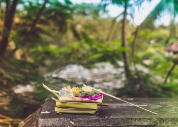 Sebagai Lambang Dewa Agni, Berikut Makna Dupa Dalam Upacara Hindu