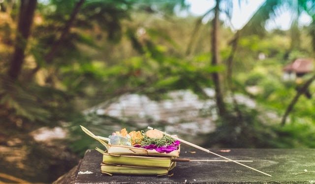 Sebagai Lambang Dewa Agni, Berikut Makna Dupa Dalam Upacara Hindu