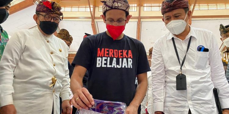 Dampingi Mendikbudristek, Wagub Cok Ace Ingatkan Program Pendidikan dan Pemerintah Harus Sejalan