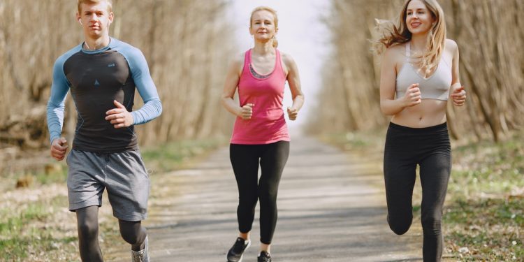 Kulit Wajah Tetap Lembab, 4 Skincare Wajib Digunakan Sebelum Olahraga