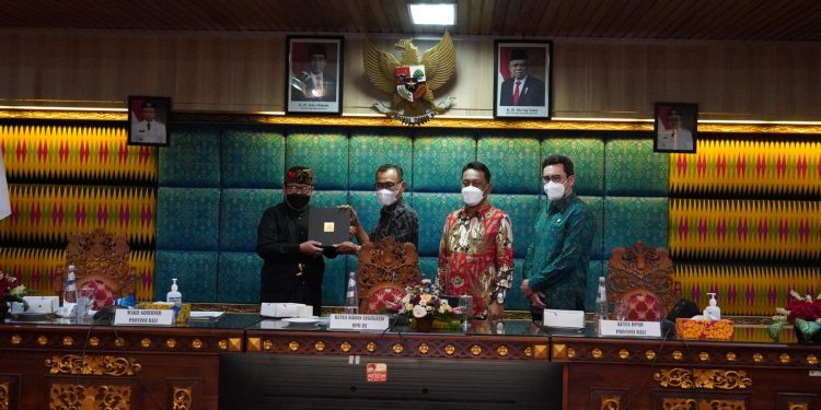 Terima Baleg DPR RI, Wagub Cok Ace Titip RUU Provinsi Bali Masuk Prioritas 2022