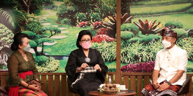 Ny. Putri Koster Ajak Masyarakat Perkuat & Lindungi Tarian Sakral