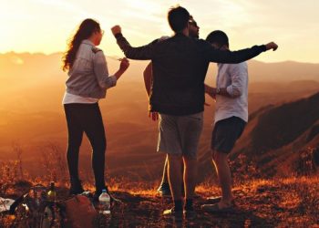 Berikut 6 Zodiak Lebih Prioritas Sahabat Daripada Pacar Mereka Sendiri