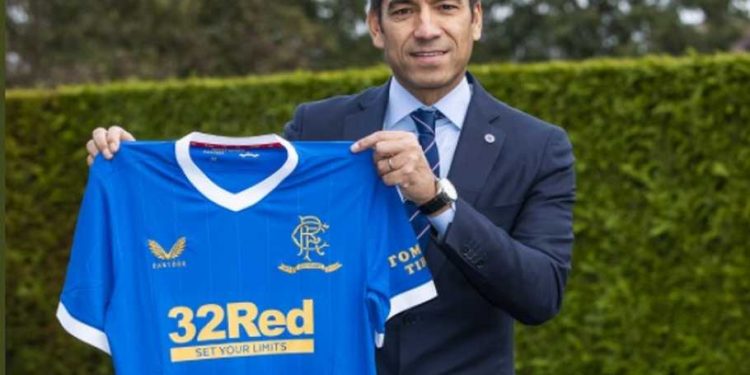 Ditinggal Gerrard, Rangers Tunjuk Van Bronckhorst Sebagai Pelatih
