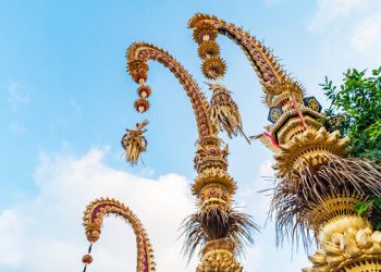 Simbol & Makna Di Balik Keindahan Penjor Bagi Umat Hindu