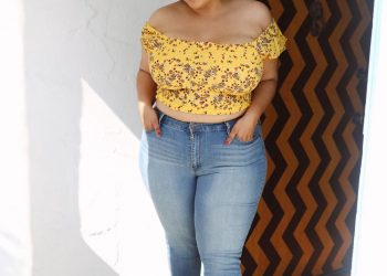 Ini Lah Salah Satu Cara Pakai Cropped Top untuk Tubuh Curvy