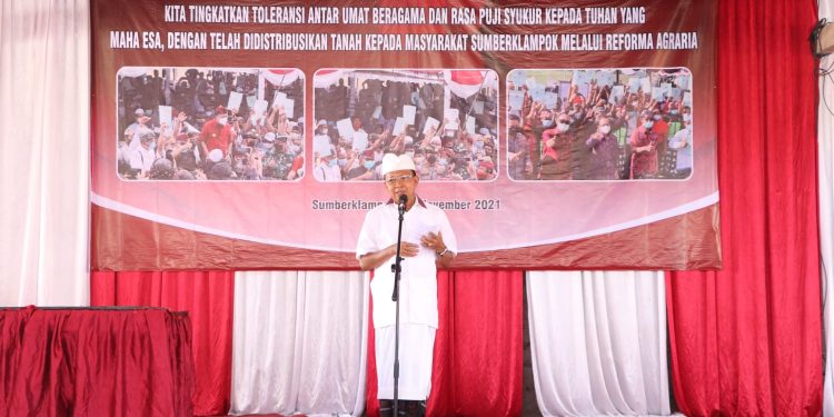 Gubernur Koster Ukir Sejarah Selesaikan Konflik Agraria di Desa Sumberklampok Seluas 612 Hektar