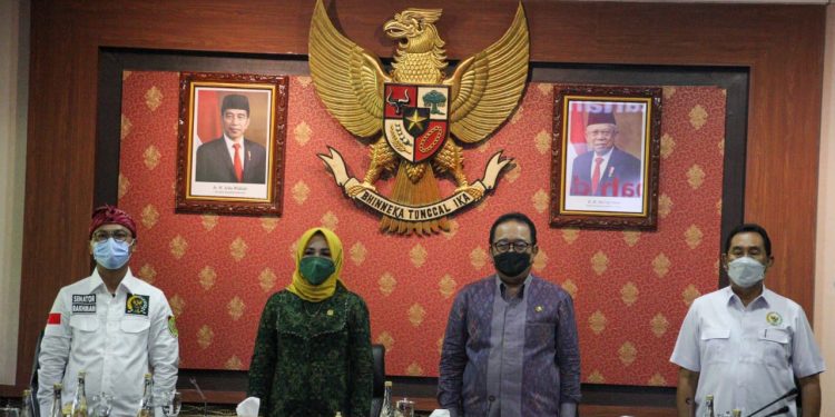 Terima Komite III DPD RI, Wagub Cok Ace Sampaikan Komitmen Pemprov Bali Dukung Serikat Pekerja di Bali