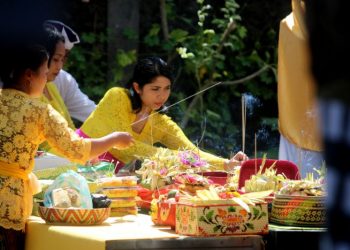 Tamayang kolem Di Perayaan Kuningan, simbol kekuatan Perlindungan