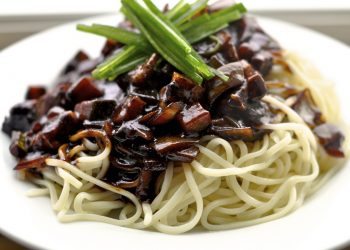 Mudah & Enak,Berikut Resep Jajangmyeon Di Rumah Saja
