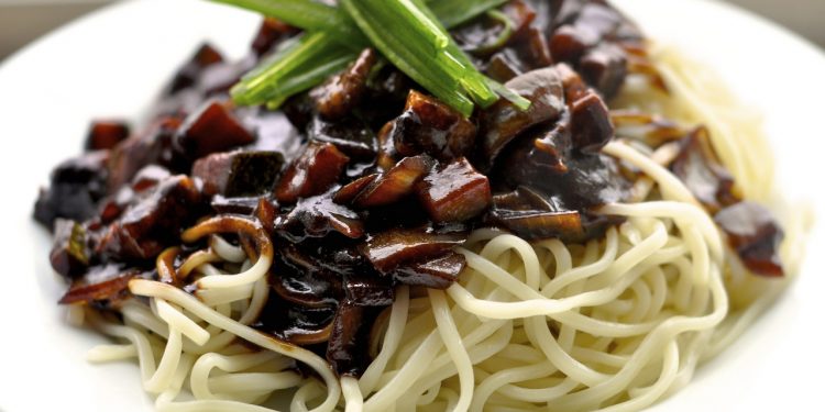 Mudah & Enak,Berikut Resep Jajangmyeon Di Rumah Saja