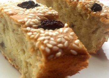 Bolu Kukus Pisang Wijen Tanpa Telur, Cocok Di Temani Dengan Teh