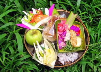 Sugihan Jawa & Sugihan Bali, Upacara Yang Dilaksanakan Sebelum Galungan