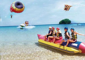 Menantang Adrenalin, Berikut 5 Tempat Wisata Parasailing Bali