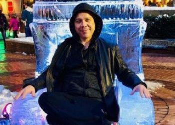 Lirik Lagu Act Right, Menjadi Lagu Kedua The Crystal Method