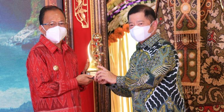 Presiden Jokowi Secara Resmi Luncurkan Peta Jalan Ekonomi Kerthi Bali menuju Bali Era Baru: Hijau, Tangguh, Sejahtera