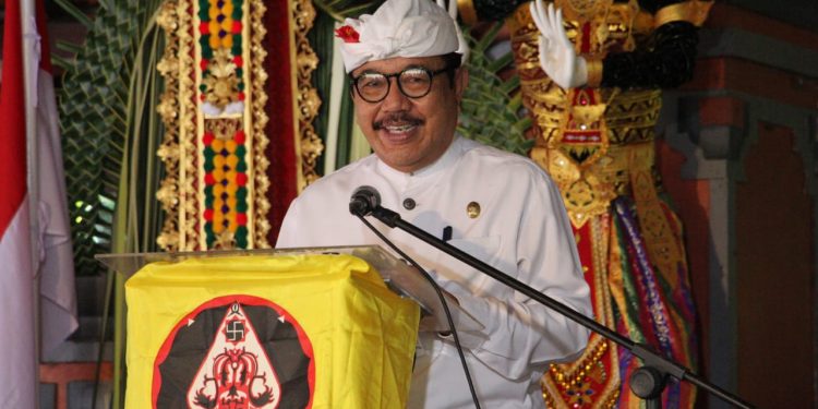 Wagub Cok Ace Hadiri Pelantikan Pengurus Peradah Bali