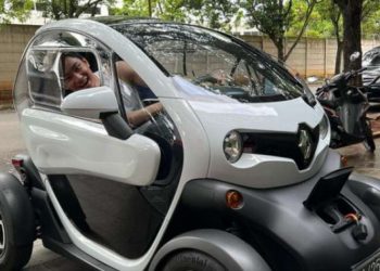 Anak Deddy Corbuzier Tunggangi Mobil Listrik Renault Twizy, Ini Spesifikasinya