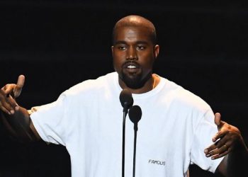 Kover Single Eazy Kanye West Kena Semprot Aktivis Hewan