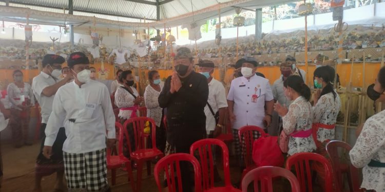 Wagub Cok Ace Apresiasi Pelaksanaan Upacara Yadnya Di Tengah Pandemi Dengan Penerapan Prokes Yang Ketat
