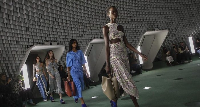 5 Tren Warna Baju 2022, Hijau Zamrud Hingga Kuning Mencolok