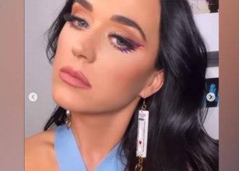 Katy Perry Gunakan Anting-anting Alat Test Covid-19 yang Dibuat Siswa Spanyol