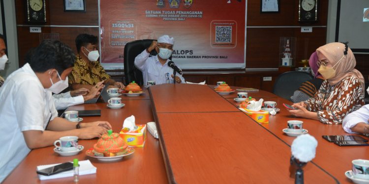 Tim Kemenko Marves & Parekraf RI Pantau Pelaksanaan Kebijakan Bebas Karantina & VoA