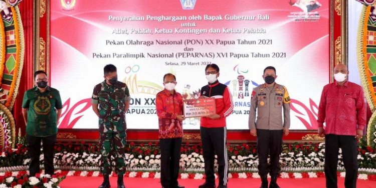 Gubernur Koster Kucurkan Bonus ke Kontingen PON XX dan PEPARNAS XVI Bali Rp 33 Milyar Lebih
