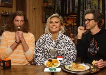 Agnez Mo Sukses Bikin Presenter Amerika Ketagihan Martabak, Pempek, dan Ceker Setan