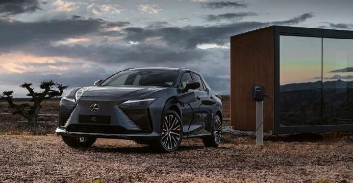 Mobil Listrik Lexus RZ Diluncurkan, Jarak Tempuh 450 Km