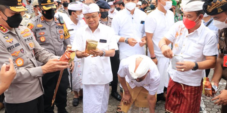 Gubernur Koster Minta Satpol PP & Kepolisian Tindak Tegas Penjual dan Produsen Arak Gula