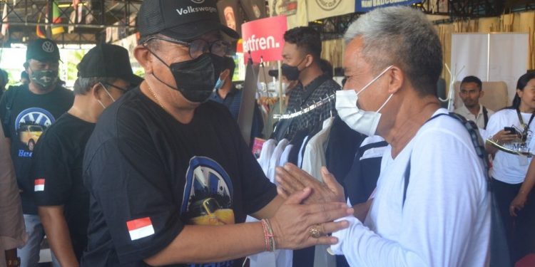 Hadiri HUT PPMKI Bali, Wagub Cok Ace Apresiasi Solidaritas Penggemar Mobil Kuno