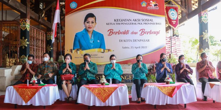Ketua TP PKK Bali Kembali Gelar Aksi Berbakti & Berbagi Di Denpasar