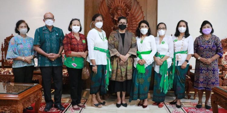 Ketua TP PKK Provinsi Bali Menerima Audiensi Ketua DPD Wanita Tani Indonesia