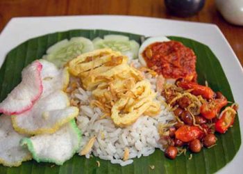 Nasi Gurih Daun Jeruk yang Sedap dan Aromatik