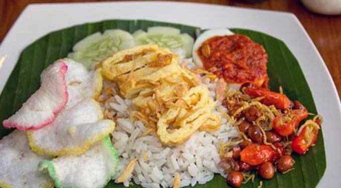 Nasi Gurih Daun Jeruk yang Sedap dan Aromatik