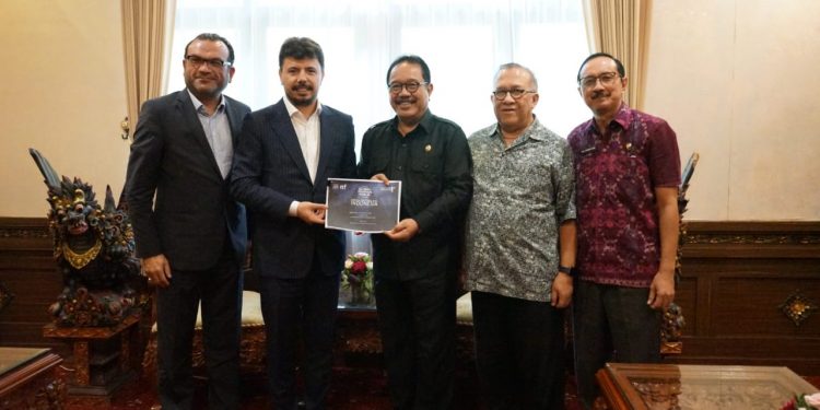 Bertemu Presiden WTFI, Wagub Cok Ace Dukung Pelaksanaan Annual Meeting GTF 2022