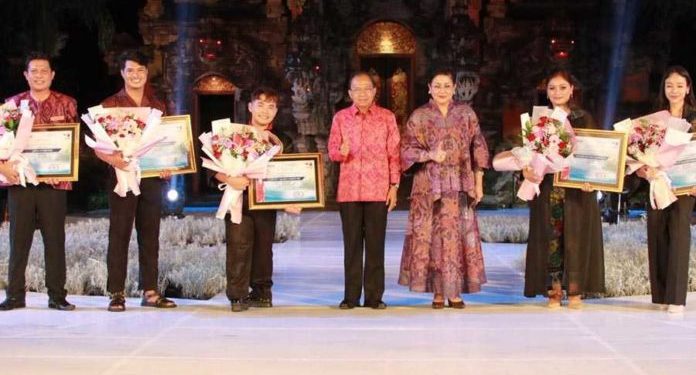 Gubernur Koster Sambut Baik Bali Designpreneur Fashion Show 2022