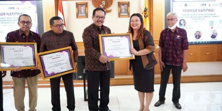 Buka Seminar Nasional, Cok Ace Ajak Masyarakat Untuk Mengenal Ciri-Ciri Keaslian Rupiah