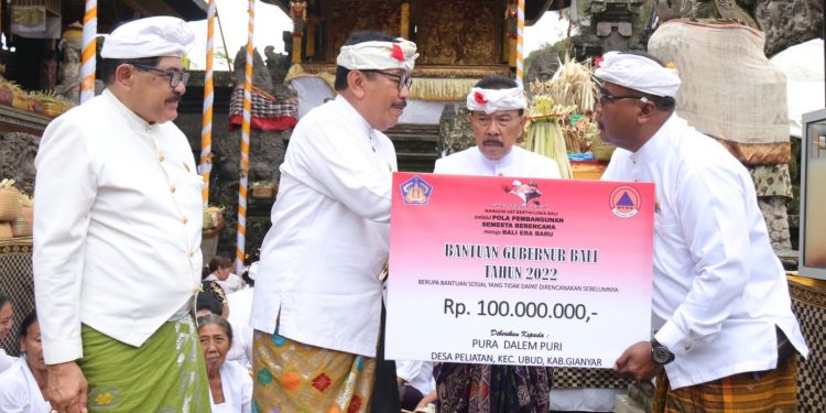 Wagub Cok Ace Hadiri Karya Melaspas Gedong Sineb Pura Dalem Puri Peliatan Ubud