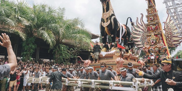 Kenali Makna Lembu dalam Upacara Ngaben di Bali