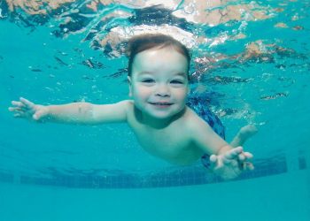 Ketahui Manfaat Berenang untuk Bayi, Baik untuk Kesehatan