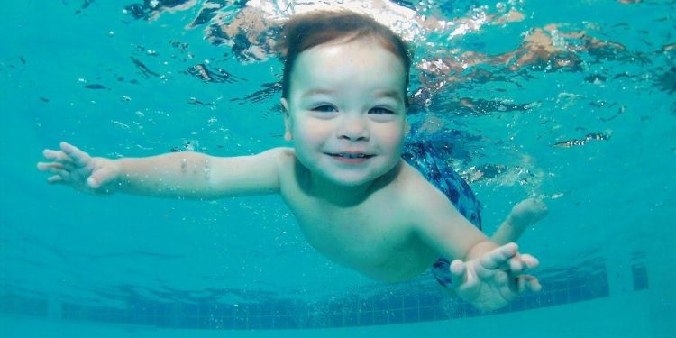 Ketahui Manfaat Berenang untuk Bayi, Baik untuk Kesehatan
